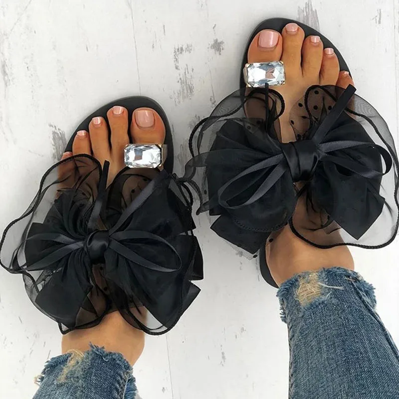 Luxury Celebrities Slippers Women Larger Rhinestone Ring Toe Cute Polka Dot Bow-tie Flats Flip Flops Indoor Shoes Ladies Sexy