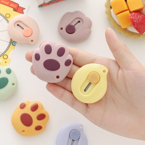 1 PC Cute Cartoon Cat Claw Retractable Paper Cutter