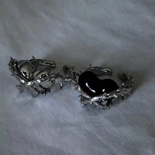 Newest Fashion Creative Punk Gothic Thorns Love Heart Rings Vintage Opened Rings For Women Party Jewelry Engagement Wedding Gift